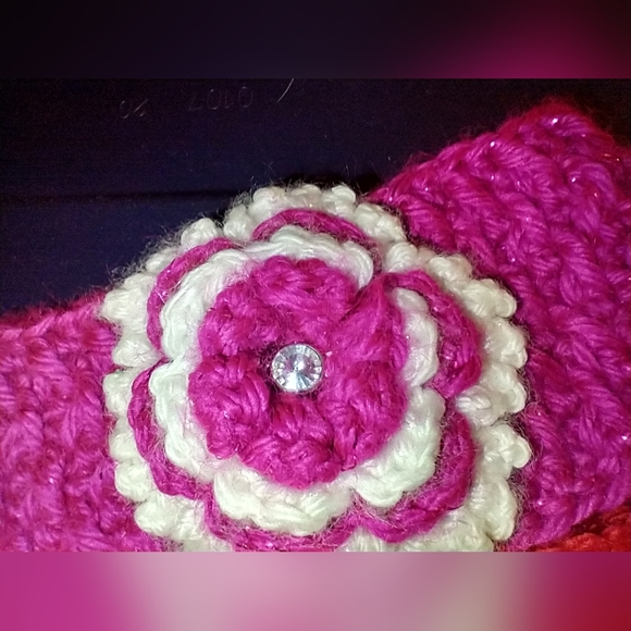 Set of 2 crocheted flower headband ear warmers earmuffs red pink - Picture 6 of 9